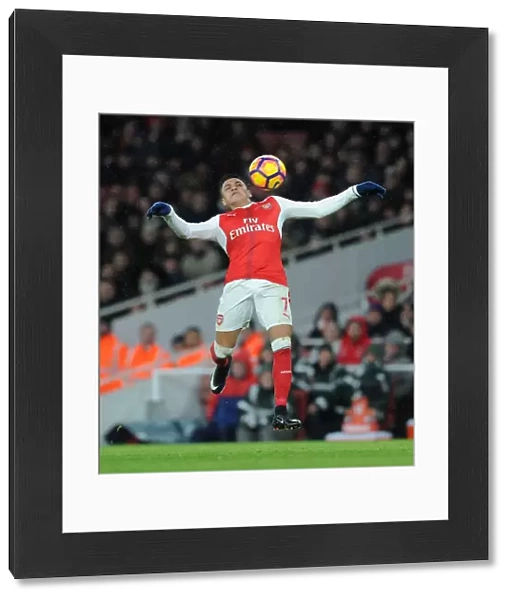 Alexis Sanchez in Action: Arsenal vs Crystal Palace, Premier League 2016-17