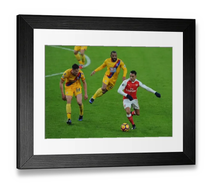 Framed Print : Intense Face-off: Alexis Sanchez vs. Martin Kelly and Jason Puncheon (Arsenal vs. Crystal Palace, 2016-17) Framed Print : Intense Face-off: Alexis Sanchez vs. Martin Kelly and Jason Puncheon (Arsenal vs. Crystal Palace, 2016-17)