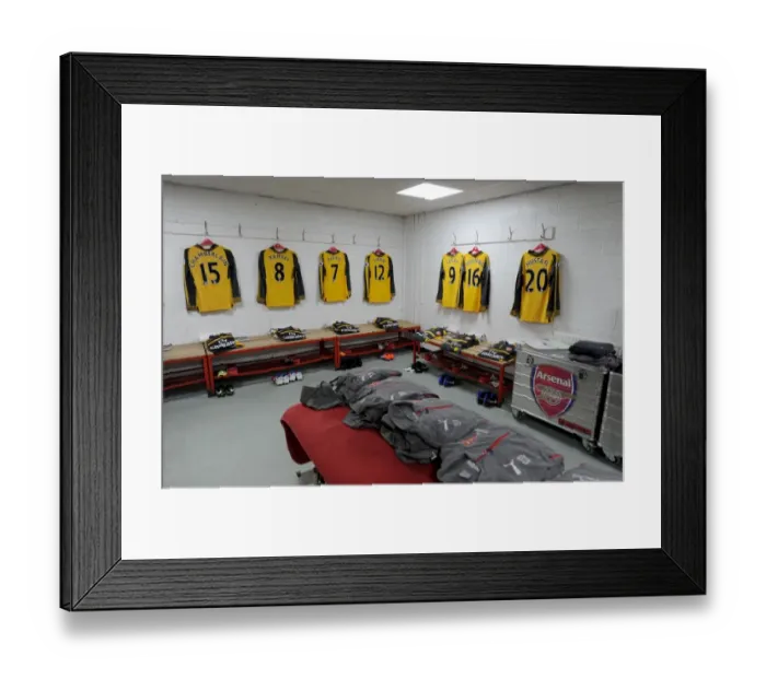 Framed Print : Arsenal's Focused Huddle: United Before AFC Bournemouth Clash, Premier League 2016-17