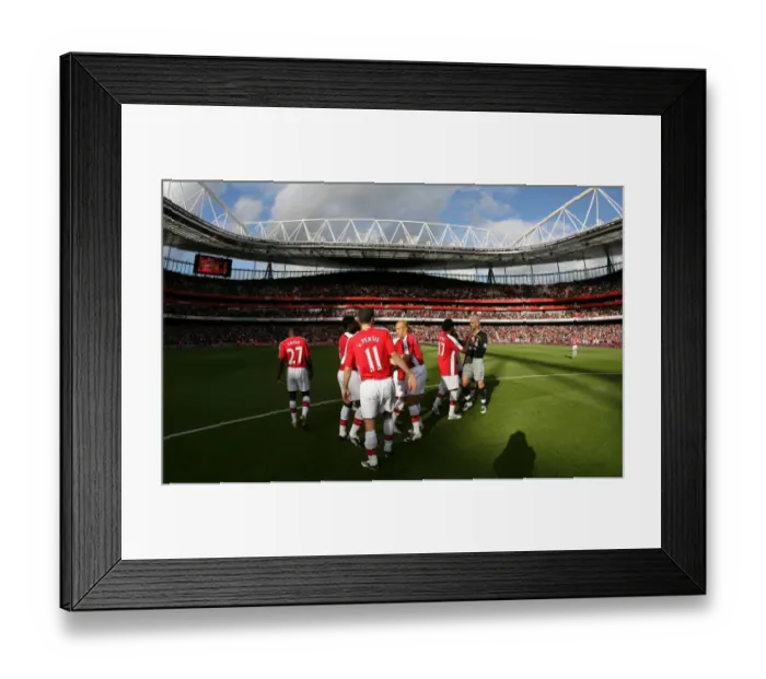 Framed Print : Arsenal Players Readying for Action: Arsenal 3-1 Everton, Barclays Premier League, Emirates Stadium, London, October 18, 2008