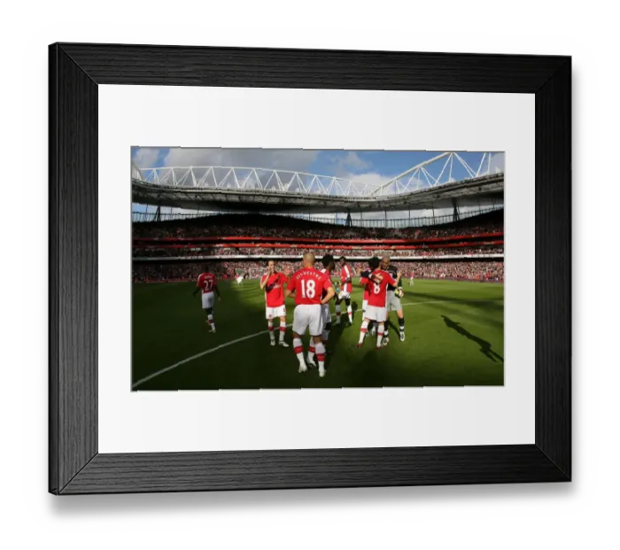 Framed Print : The Arsenal players prepare for the match