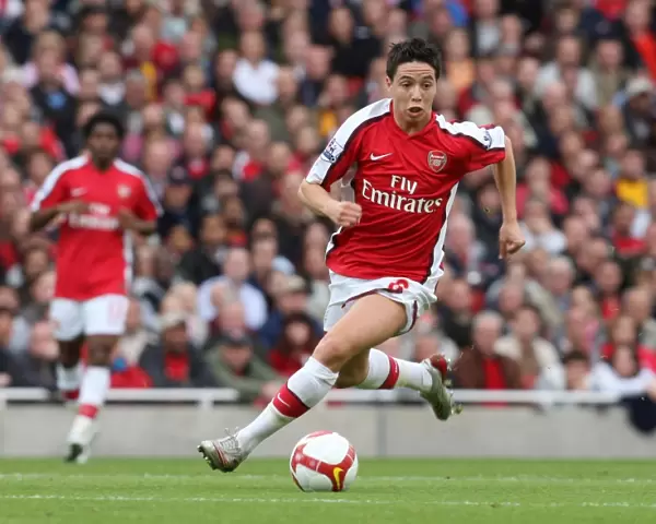 Samir Nasri in Action: Arsenal's 3:1 Victory over Everton in the Barclays Premier League at Emirates Stadium (October 18, 2008)