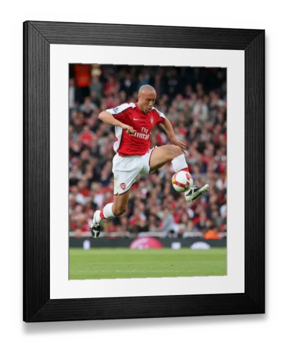 Framed Print : Mikael Silvestre in Action: Arsenal's Triumph Over Everton (3:1), Barclays Premier League, Emirates Stadium, October 18, 2008