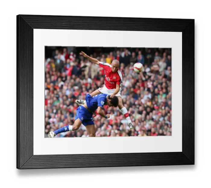 Framed Print : Mikael Silvestre (Arsenal) Marouane Fellaini (Everton) Framed Print : Mikael Silvestre (Arsenal) Marouane Fellaini (Everton)