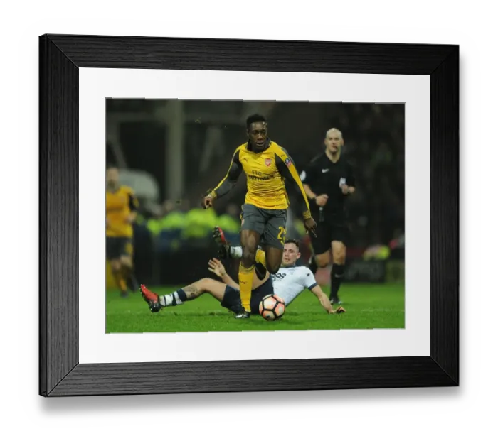 Framed Print : Welbeck vs Browne: A FA Cup Battle at Deepdale - Preston North End vs Arsenal