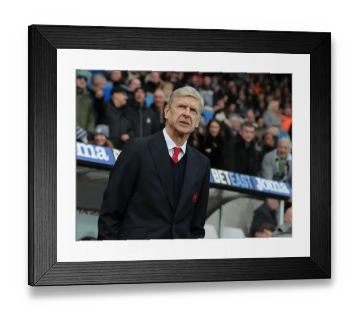 Framed Print : Arsene Wenger before Swansea City vs Arsenal (2016-17) Framed Print : Arsene Wenger before Swansea City vs Arsenal (2016-17)