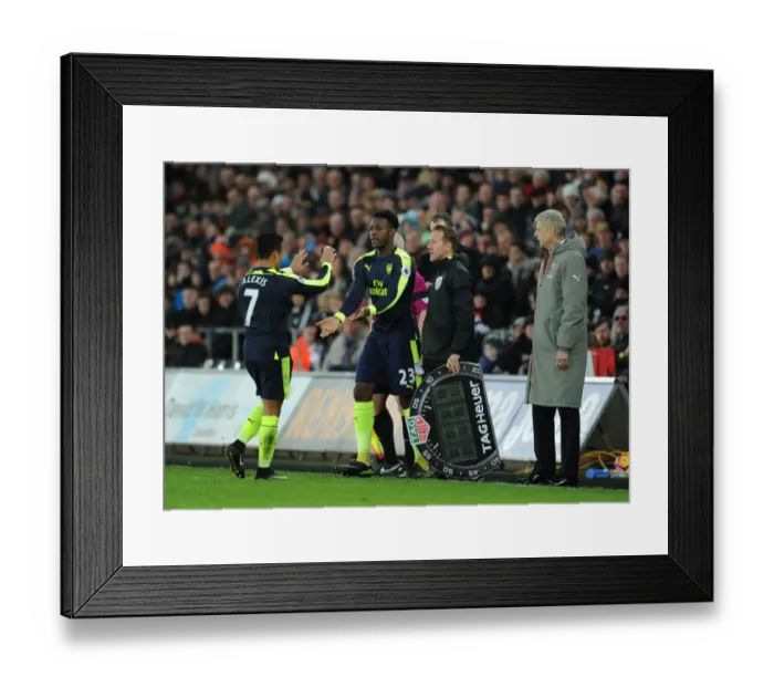 Framed Print : Arsenal's Welbeck Replaces Sanchez Against Swansea in Premier League Clash (2016-17) Framed Print : Arsenal's Welbeck Replaces Sanchez Against Swansea in Premier League Clash (2016-17)