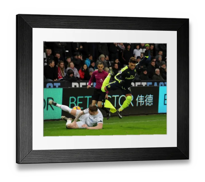 Framed Print : Alex Oxlade-Chamberlain Shines as Arsenal Crush Swansea 4-0 in Premier League