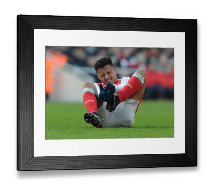 Framed Print : Arsenal's Alexis Sanchez in Action against Burnley, Premier League 2016-17 Framed Print : Arsenal's Alexis Sanchez in Action against Burnley, Premier League 2016-17