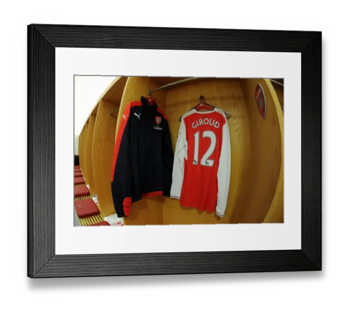 Framed Print : Arsenal's Olivier Giroud Prepares for Battle: Arsenal v Burnley, Premier League 2016-17