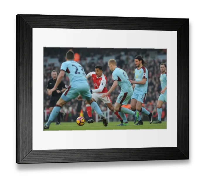 Framed Print : Alexis Sanchez in Action: Arsenal vs Burnley (2016-17)