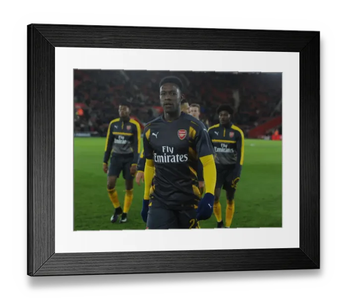 Framed Print : Arsenal's Danny Welbeck Prepares for FA Cup Clash Against Southampton