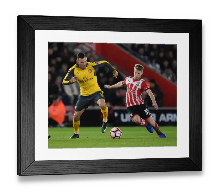 Framed Print : Southampton vs Arsenal: FA Cup Clash - Lucas Perez vs Josh Sims Framed Print : Southampton vs Arsenal: FA Cup Clash - Lucas Perez vs Josh Sims