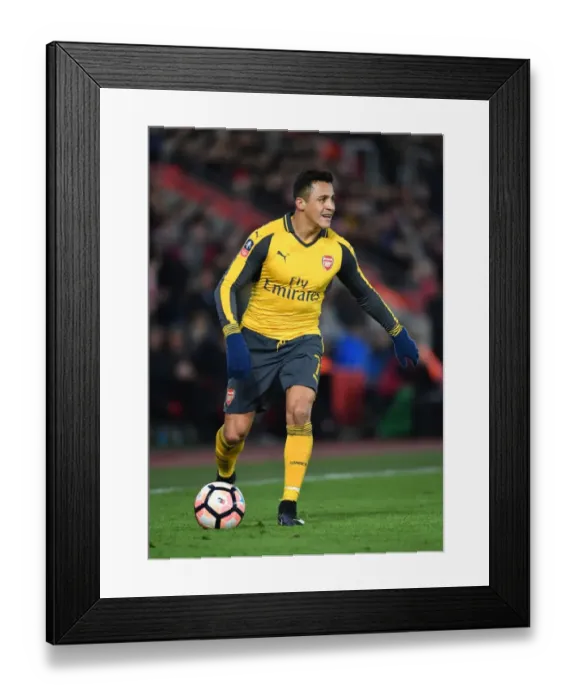 Framed Print : Arsenal's Alexis Sanchez in FA Cup Action against Southampton Framed Print : Arsenal's Alexis Sanchez in FA Cup Action against Southampton