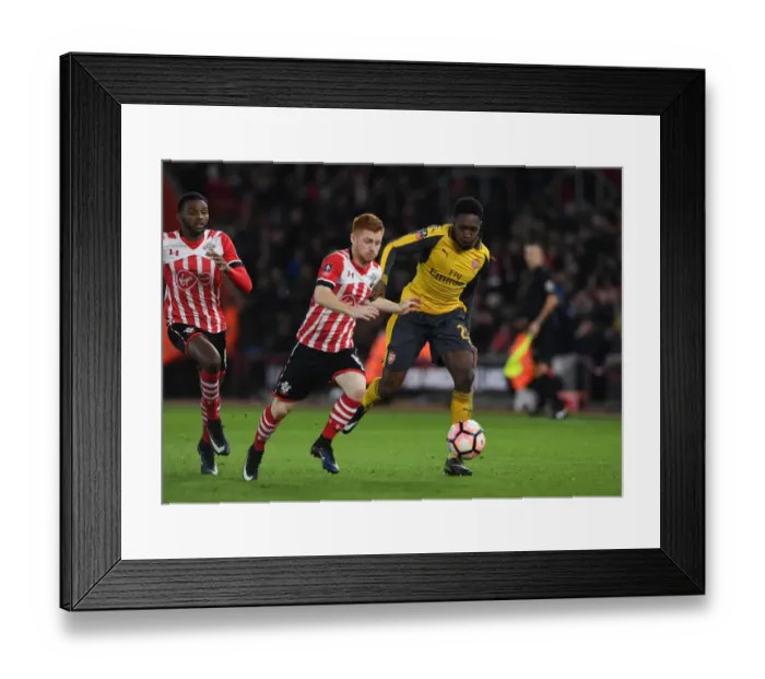 Framed Print : Danny Welbeck vs Harrison Reed: Clash in the FA Cup Fourth Round - Southampton vs Arsenal