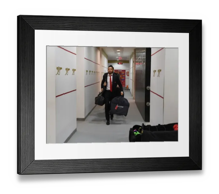 Framed Print : Arsenal: Francis Coquelin's Pre-Match Focus before Arsenal vs. Watford (2016-17) Framed Print : Arsenal: Francis Coquelin's Pre-Match Focus before Arsenal vs. Watford (2016-17)