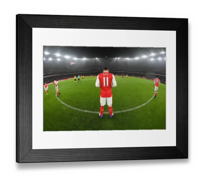 Framed Print : Mesut Ozil: Arsenal's Star Player Prepares for Arsenal v Watford Clash (2016-17) Framed Print : Mesut Ozil: Arsenal's Star Player Prepares for Arsenal v Watford Clash (2016-17)