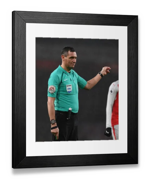 Framed Print : Referee Andre Marriner Overssees Arsenal vs. Watford Clash in Premier League Framed Print : Referee Andre Marriner Overssees Arsenal vs. Watford Clash in Premier League