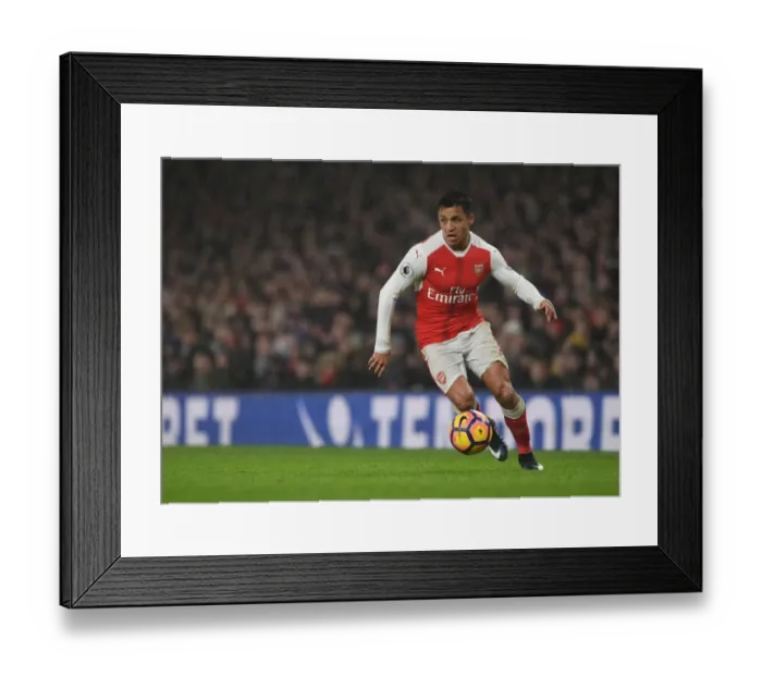 Framed Print : Arsenal's Alexis Sanchez in Action against Watford, Premier League 2016-17 Framed Print : Arsenal's Alexis Sanchez in Action against Watford, Premier League 2016-17