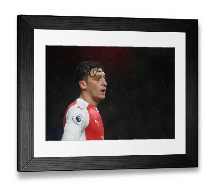 Framed Print : Arsenal's Mesut Ozil in Action against Watford, Premier League 2016-17 Framed Print : Arsenal's Mesut Ozil in Action against Watford, Premier League 2016-17