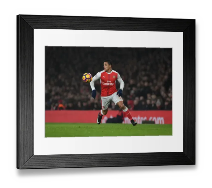 Framed Print : Arsenal's Alexis Sanchez in Action against Watford (2016-17)