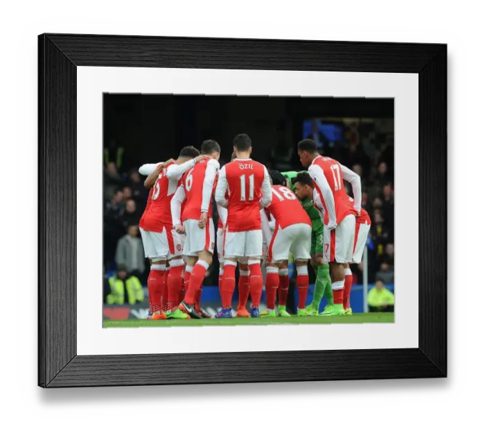Framed Print : Arsenal Unite Before Chelsea Showdown (2016-17) Framed Print : Arsenal Unite Before Chelsea Showdown (2016-17)