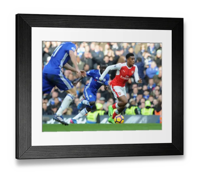 Framed Print : Alex Iwobi in Action: Chelsea vs Arsenal Premier League Clash (2016-17)