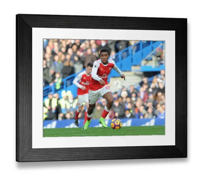 Framed Print : Alex Iwobi in Action: Chelsea vs Arsenal, Premier League 2016-17 Framed Print : Alex Iwobi in Action: Chelsea vs Arsenal, Premier League 2016-17