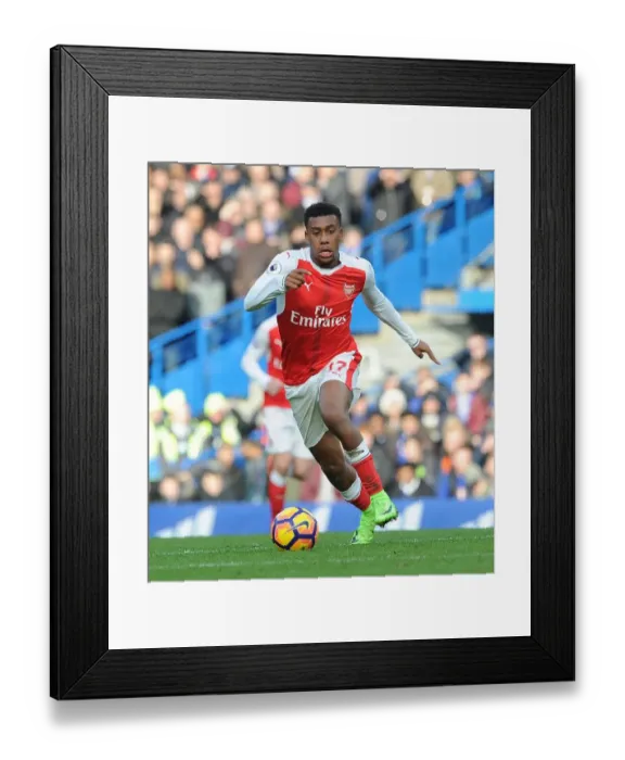Framed Print : Alex Iwobi in Action: Arsenal vs Chelsea, Premier League 2016-17