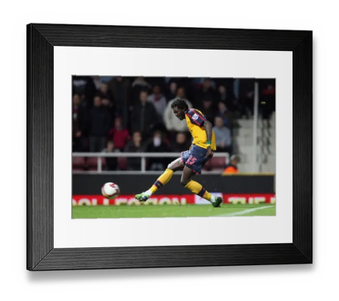 Framed Print : Adebayor Scores Arsenal's Second Goal: West Ham 0-2 Arsenal, Barclays Premier League, Upton Park, 26 / 10 / 08