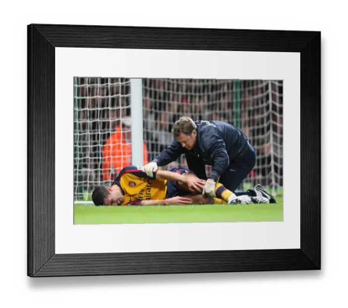 Framed Print : Robin van Perise (Arsenal) with Physio Colin Lewin Framed Print : Robin van Perise (Arsenal) with Physio Colin Lewin