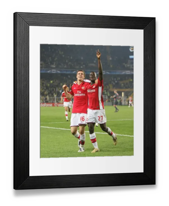 Framed Print : Ramsey's Brace: Arsenal's Thrilling 5-2 Victory Over Fenerbahce