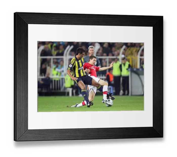 Framed Print : Aaron Ramsey (Arsenal) Selcuk Sahin (Fenebahce) Framed Print : Aaron Ramsey (Arsenal) Selcuk Sahin (Fenebahce)