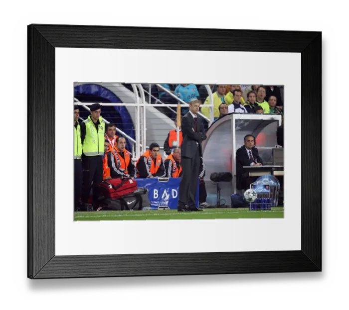 Framed Print : Arsene Wenger's Disappointing Night in Istanbul: Arsenal's 5-2 Defeat to Fenerbahce in the UEFA Champions League