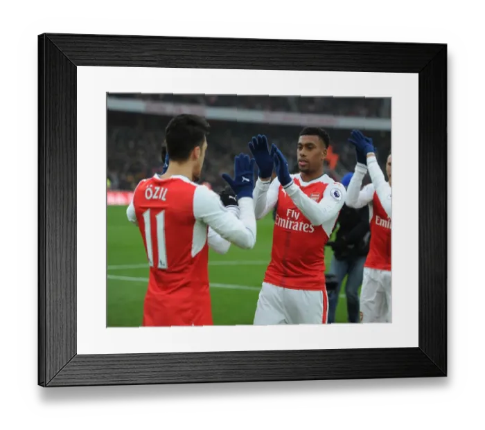Framed Print : Arsenal: Mesut Ozil and Alex Iwobi Pre-Match Chat - Arsenal v Hull City, Premier League 2016-17 Framed Print : Arsenal: Mesut Ozil and Alex Iwobi Pre-Match Chat - Arsenal v Hull City, Premier League 2016-17