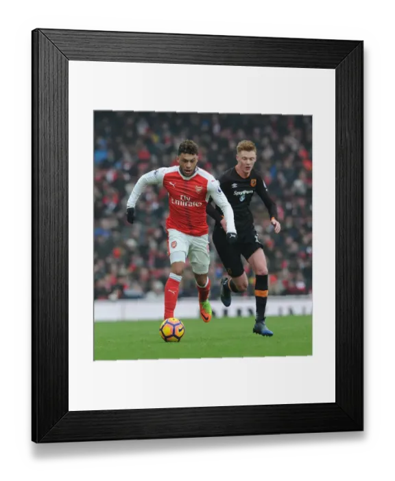Framed Print : Arsenal vs Hull City: Oxlade-Chamberlain Clashes with Clucas in Premier League Showdown Framed Print : Arsenal vs Hull City: Oxlade-Chamberlain Clashes with Clucas in Premier League Showdown