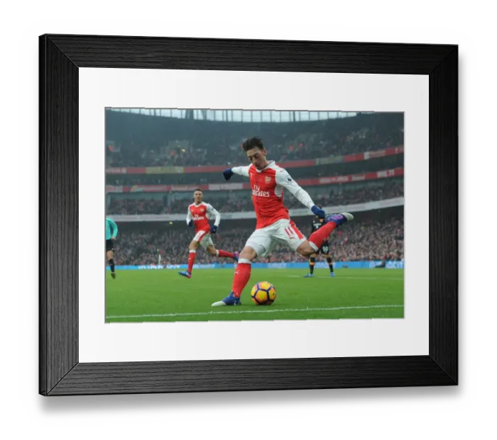 Framed Print : Mesut Ozil: Arsenal vs. Hull City (Premier League 2016-17) Framed Print : Mesut Ozil: Arsenal vs. Hull City (Premier League 2016-17)