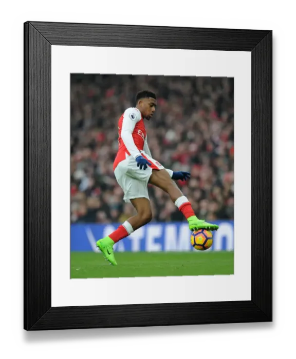 Framed Print : Arsenal's Alex Iwobi in Action against Hull City (2016-17)