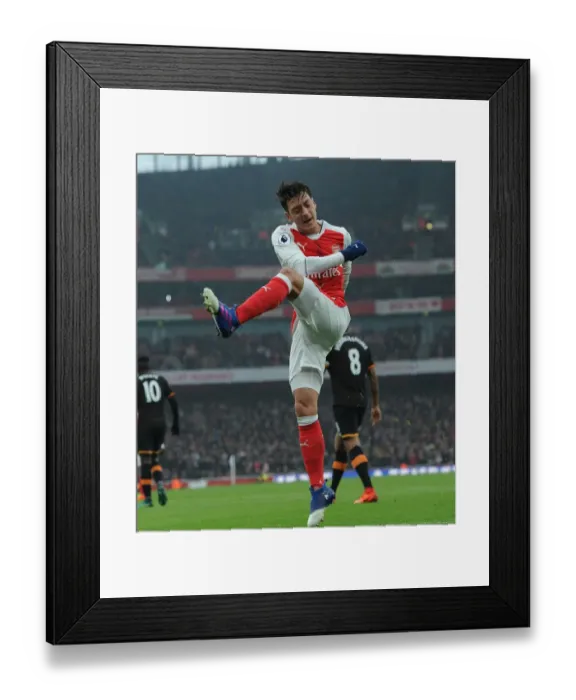 Framed Print : Arsenal's Mesut Ozil in Action against Hull City (Premier League 2016-17) Framed Print : Arsenal's Mesut Ozil in Action against Hull City (Premier League 2016-17)