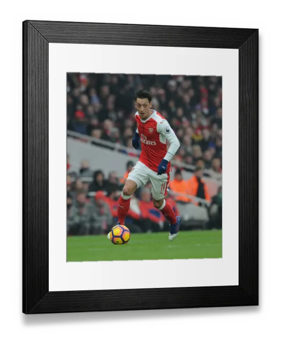 Framed Print : Mesut Ozil in Action: Arsenal vs Hull City, Premier League 2016-17