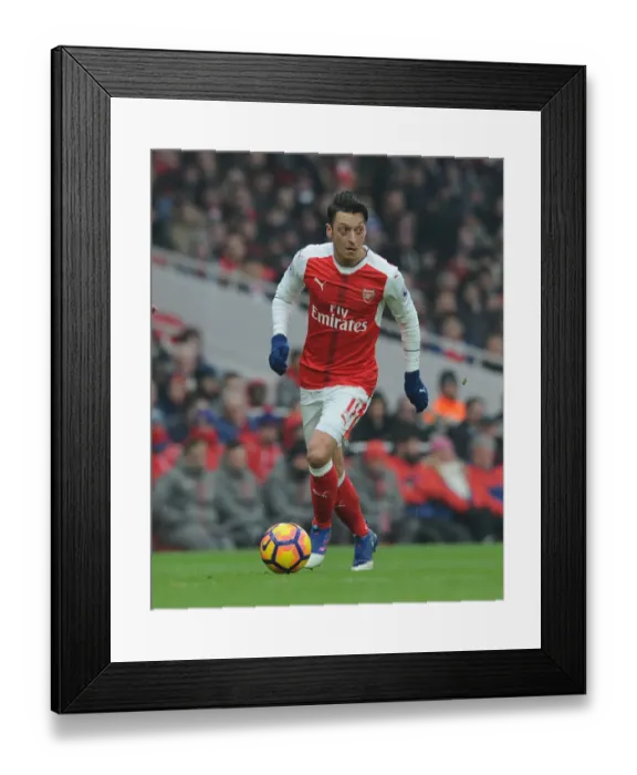 Framed Print : Mesut Ozil in Action: Arsenal vs Hull City, Premier League 2016-17