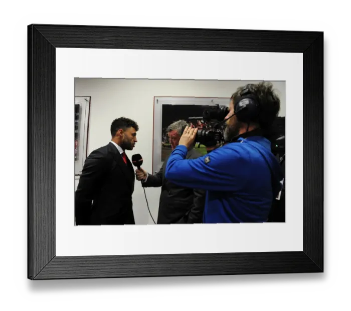 Framed Print : Arsenal Manager Alex Oxlade-Chamberlain Pre-Match Interview vs Hull City (Premier League, 2016-17)