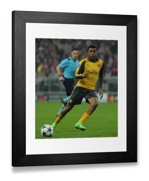 Framed Print : Arsenal's Alex Iwobi Faces Bayern Munich in UEFA Champions League First Leg