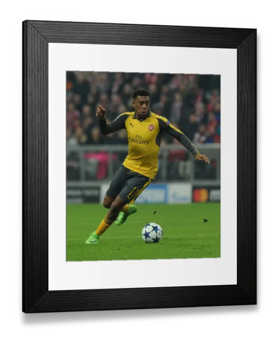Framed Print : Arsenal's Alex Iwobi Faces Bayern Munich in 2016-17 UEFA Champions League Framed Print : Arsenal's Alex Iwobi Faces Bayern Munich in 2016-17 UEFA Champions League