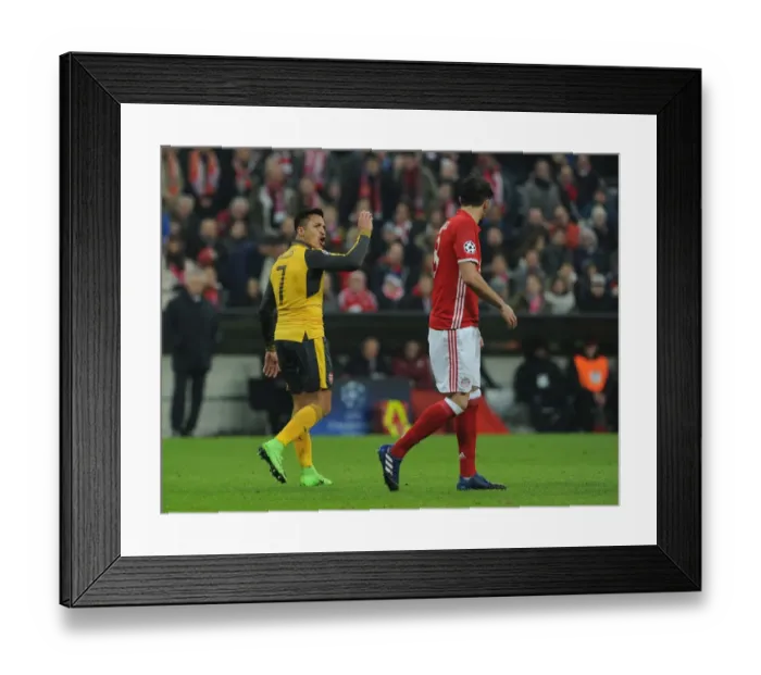 Framed Print : Clash of Titans: Alexis Sanchez vs Javi Martinez - Bayern Munich vs Arsenal, UEFA Champions League 2016-17