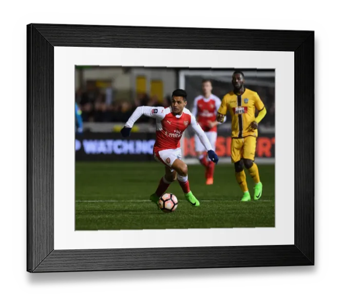 Framed Print : Arsenal's Alexis Sanchez in FA Cup Fifth Round Clash Against Sutton United