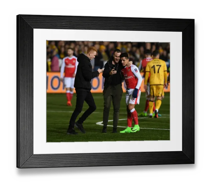 Framed Print : Sutton United vs. Arsenal: The FA Cup Shock - Alexis Sanchez's Selfie with Fans