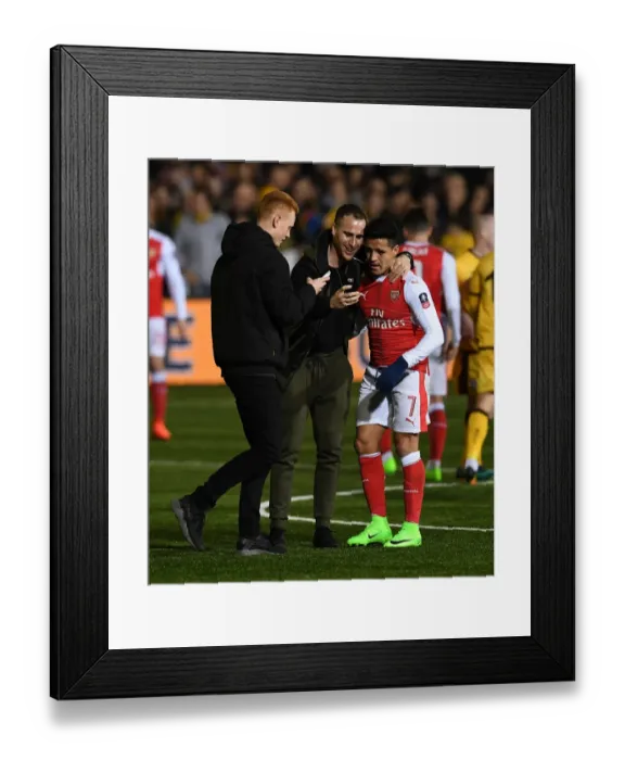 Framed Print : Sutton United vs. Arsenal: The FA Cup Upset - Alexis Sanchez's Selfie with Fans