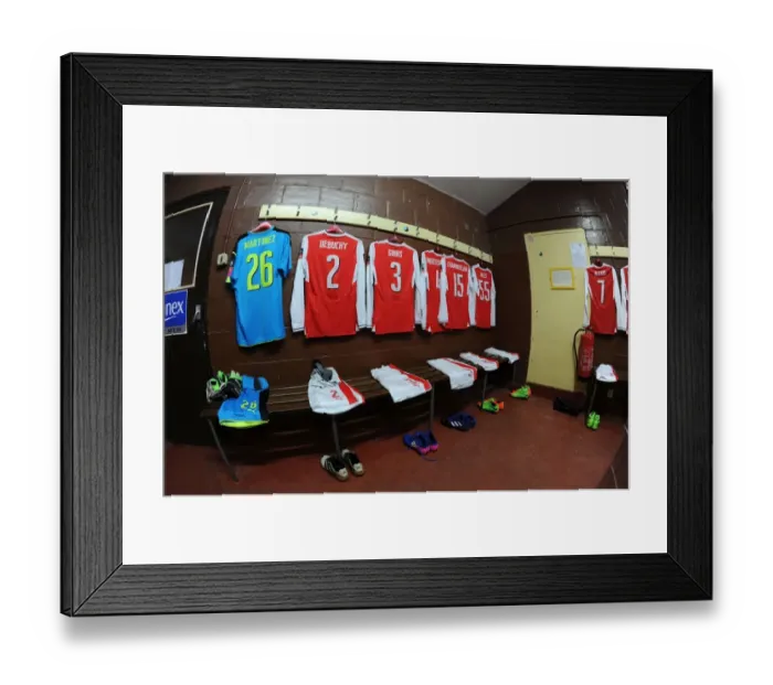 Framed Print : Arsenal's Fifth Round FA Cup Preparations: Inside Sutton United's Changing Room