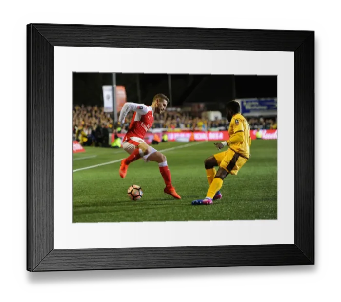 Framed Print : Sutton's Stunning FA Cup Upset: Arsenal's Unexpected Battle